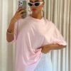 Flower Market Oversized Tee Pink -Polly Clothing Shop 0 modelinfo lola us4 95f3281c 0f36 461e 98d6 899d14c5fc66