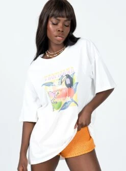 Princess Polly Tropicana Oversized Tee White -Polly Clothing Shop 1 modelinfo cynthia us2 0df154a0 fba5 4aec 955a 51411f06f3c6