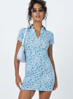 Motel Jeeves Dress Flower Power Blue 11 Motel Jeeves Dress Flower Power Blue -Polly Clothing Shop 1 0891bbb5 b783 4f08 a22f a9c6d4ea7150