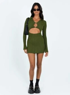 Demit Long Sleeve Mini Dress Khaki -Polly Clothing Shop 2 modelinfo Amelia us2 ef5486da 372f 4b0b 8ec3 2d89a915392b