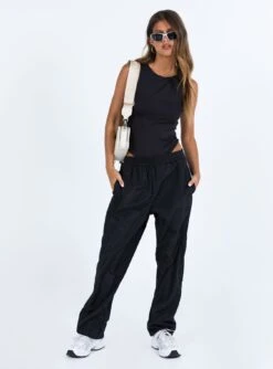 Karimo Bodysuit Black -Polly Clothing Shop 2 modelinfo Elise us2 2da52ab0 e577 4044 90bb 0724b5ebb05a