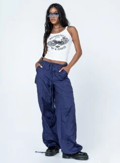 Princess Polly Moto Cami Top White -Polly Clothing Shop 2 modelinfo Yarelis us2 ea140389 f57d 4e58 9e89 a9486a2e08c2