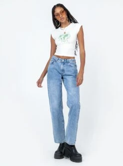 Princess Polly Peace And Love Longline Tee White -Polly Clothing Shop 2 modelinfo ayaana us2 e4574d31 2d25 4416 aef0 92d91e3df420