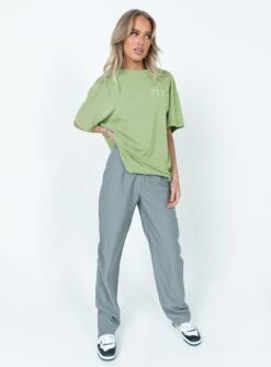 Organic 777 Luck Oversize Tee Green -Polly Clothing Shop 2 modelinfo elly us2 30bf422c b627 4261 b876 fe21606b5363