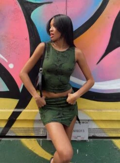 Matilde Set Green -Polly Clothing Shop 2 modelinfo nat US4 1baa8917 fbb7 4bc6 8e54 7ab71fb6a55e