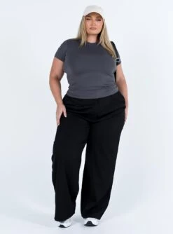 Lowell Top Grey Curve -Polly Clothing Shop 2 modelinfo riley us14 3cc3ddb1 a467 4956 a35b 3e287a140b91