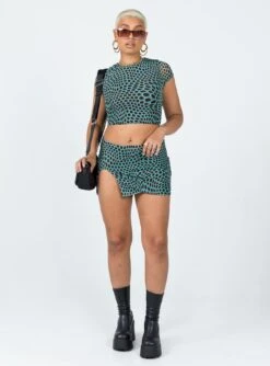 Princess Polly Bold Move Mini Skirt Blue Multi 11 Princess Polly Bold Move Mini Skirt Blue Multi -Polly Clothing Shop 2 modelinfo sarah us4 290183a5 e09d 4318 9575 e922f3d6ac56