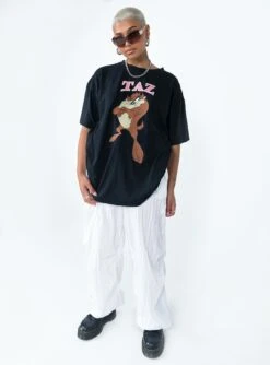 Looney Tunes Taz Oversized Tee Black -Polly Clothing Shop 2 modelinfo sarah us6 79395885 dbb6 47f9 8c10 3b94bcad77f9