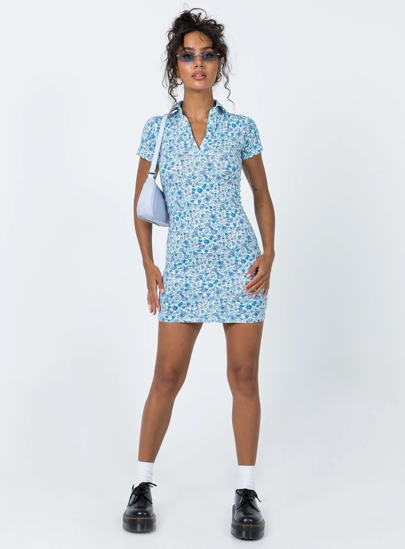 Motel Jeeves Dress Flower Power Blue 6 Motel Jeeves Dress Flower Power Blue - Image 4