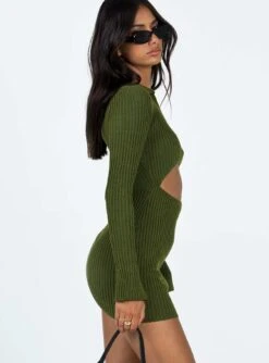 Demit Long Sleeve Mini Dress Khaki -Polly Clothing Shop 3 modelinfo Amelia us2 be3a459f eba4 481e 8b2d 9c5d00517e7a