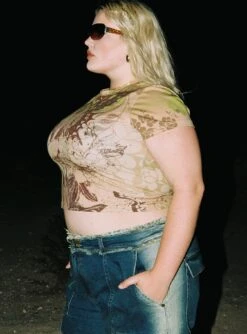 Fairy Longline Tee Multi Curve -Polly Clothing Shop 3 modelinfo Krysten us16 a8a86152 567c 43bc a196 40937c747b43