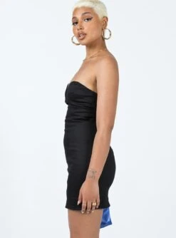 Princess Polly Avie Mini Dress Black -Polly Clothing Shop 3 modelinfo Sarah us6 d0fb5adb 1a4a 40e1 a068 2cea7fecbcfe