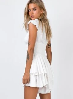 Princess Polly The Love Galore Romper White -Polly Clothing Shop 3 modelinfo cathlin us2 cfb4b3ef 7f4c 4e16 887a 637251b9886d