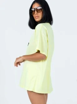 Princess Polly The Rolling Stones Start Me Up Oversized Tee Green -Polly Clothing Shop 3 modelinfo christy us2 7d703b7c 7b7b 43dc 8ff0 0ff29f092109