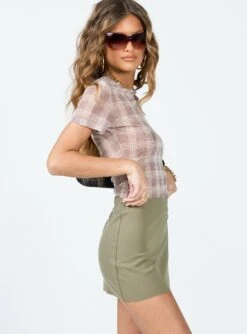 Princess Polly Karley Low Waist Mini Skirt Green -Polly Clothing Shop 3 modelinfo elise us2 445d7d56 3184 4402 9acf 56fe662655cb