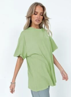 Organic 777 Luck Oversize Tee Green -Polly Clothing Shop 3 modelinfo elly us2 d4ec7def 45c4 4e56 ad11 5ab4a600798b