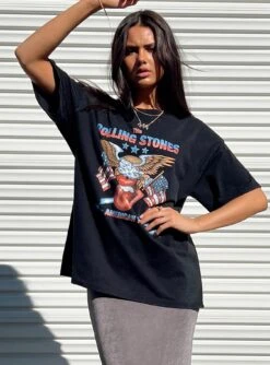 Princess Polly The Rolling Stone American Tour Oversized Tee Black -Polly Clothing Shop 3 modelinfo paris us2 047cfca6 d717 4dc6 8523 8c22e617ceb1