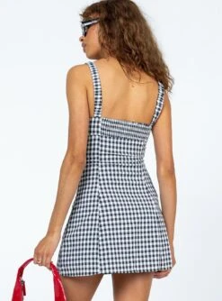 Princess Polly Claude Mini Dress Black / White -Polly Clothing Shop 4 modelinfo Alyssa us4 b606b5e4 986a 4c2d 8a6f d31389a9dfe5