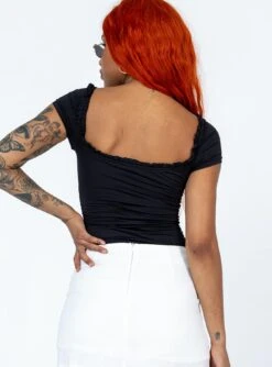 Princess Polly Annie Bodysuit Black -Polly Clothing Shop 4 modelinfo Chlo us4 ef0c6cc2 809f 473a 8a42 844673c285f3