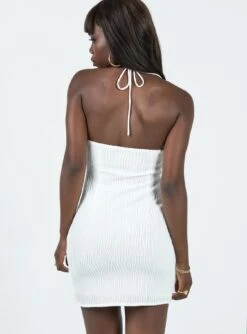 Princess Polly Inessa Mini Dress White -Polly Clothing Shop 4 modelinfo Cynthia us4 70a074c6 c0a9 43cc 932b 43a3004877cd