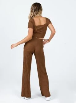 Princess Polly Katie Set Chocolate -Polly Clothing Shop 4 modelinfo Emma us4. 9f96a6f0 32a0 45b0 b357 7b65477dc22e