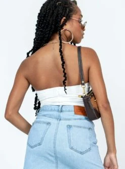 Wheeler Bodysuit White 11 Wheeler Bodysuit White -Polly Clothing Shop 4 modelinfo Idania us2 07cfaeca 9a74 4654 b2c6 901bed0f66fd