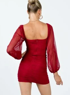 Merley Long Sleeve Mini Dress Burgundy -Polly Clothing Shop 4 modelinfo Kiana us2 af2ef142 8e1f 45b3 8daf d2ed7d6b7ee2