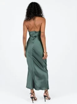 Kodiak Halter Maxi Dress Green -Polly Clothing Shop 4 modelinfo Kristen us2 ff24df32 46f0 4237 9c93 90ad0d52a156