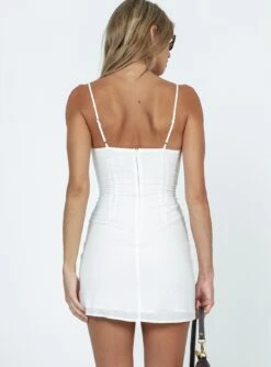 Princess Polly Selsey Mini Dress White -Polly Clothing Shop 4 modelinfo Oliva us2 fe544b39 cd90 4fd5 810d 8abf3f4cf205