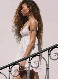 Princess Polly Leander Mini Dress White -Polly Clothing Shop 4 modelinfo ashley us2 7e93cb1d 1d68 40b6 817b ca690395c8fd