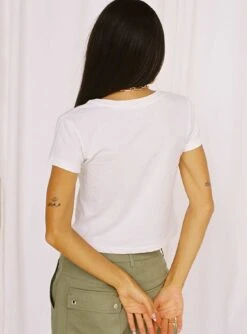 Organic Be Kind Charity Baby Tee Cream -Polly Clothing Shop 4 modelinfo camelia us2 78abe8cd a469 4e21 b899 3b30b03f176a