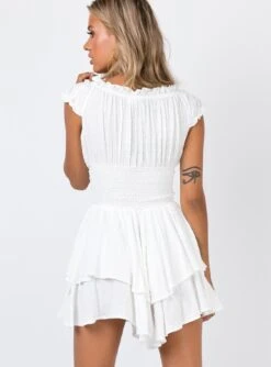 Princess Polly The Love Galore Romper White -Polly Clothing Shop 4 modelinfo cathlin us2 83af58fc 0624 4649 90fe 639231699cbf