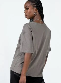 Princess Polly Colorado Graphic Tee Grey -Polly Clothing Shop 4 modelinfo cynthia us4 32db53e0 e527 4c94 8e0a 94d2965fe8c1