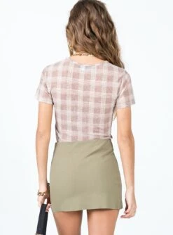 Princess Polly Karley Low Waist Mini Skirt Green -Polly Clothing Shop 4 modelinfo elise us2 eb02d86a b74c 4403 8fe9 f9dc53c04182