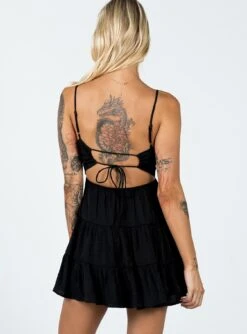 Princess Polly Summer Break Mini Dress Black -Polly Clothing Shop 4 modelinfo emma leigh us4 860ef348 94e9 434e b7c6 b105badd1f3a