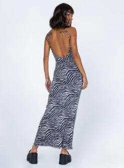 Princess Polly Knox Maxi Dress Zebra -Polly Clothing Shop 4 modelinfo feturi us2 7fb42941 ed41 4803 9bd4 91bef669b7ab