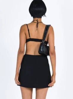 Princess Polly Manhattan Set Black -Polly Clothing Shop 4 modelinfo millicent us2 340db9b8 c94a 4a88 aecc aafa92219e2c