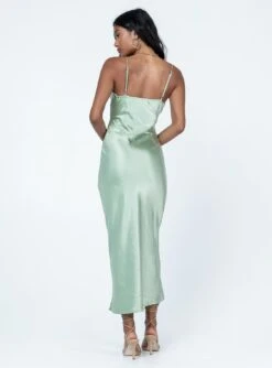 Danica Maxi Dress Green -Polly Clothing Shop 4 modelinfo yarelis us2 0d56b327 a89c 4297 9bf6 48d66a0fa1d6