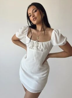 Princess Polly Snowdrop Mini Dress White -Polly Clothing Shop 5 model info Alicia us8 071053a3 95e6 4395 872b 6115af01888e