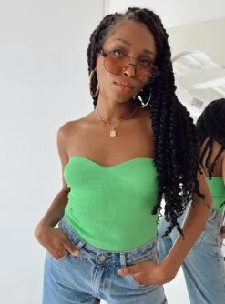 Aston Strapless Bodysuit Green -Polly Clothing Shop 5 modelinfo Idania us2 5b35a5dc acfb 4939 b557 e1efd3d43fda