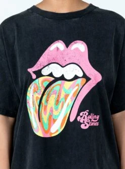 Princess Polly The Rolling Stones Retro Swirl Oversized Tee Black -Polly Clothing Shop 5 modelinfo Sarah us4 6988ad15 2f61 41ef b558 3153a2b2ae56