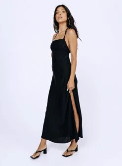Princess Polly Angela Tie Maxi Dress Black -Polly Clothing Shop 5 modelinfo Vivien us4 7ee01809 9603 4cde 93c5 2bb57f3070f6