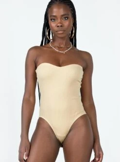 Aston Strapless Bodysuit Cream -Polly Clothing Shop 5 modelinfo cynthia us4 ab78fcbb d08a 486a bd53 ca756de6a34a