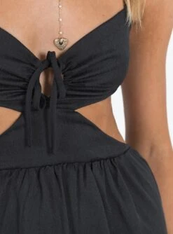 Oswell Maxi Dress Black -Polly Clothing Shop 5 modelinfo elly us2 a2265fd1 6eab 421e bb94 2283f7a30a21