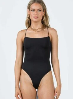 Karlah Bodysuit Black -Polly Clothing Shop 5 modelinfo milli us2