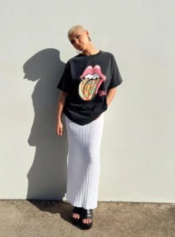 Princess Polly The Rolling Stones Retro Swirl Oversized Tee Black -Polly Clothing Shop 6 modelinfo Sarah us4 7e9da8d5 6a57 4f1b a447 9726e4079213