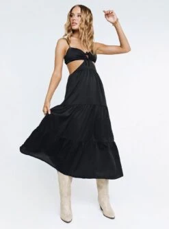 Oswell Maxi Dress Black -Polly Clothing Shop 6 modelinfo elly us2 2f475c7a ca28 40bc 9041 025775052588