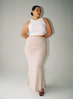 Classic Tank Top White Curve -Polly Clothing Shop 7 modelinfo sarah us14